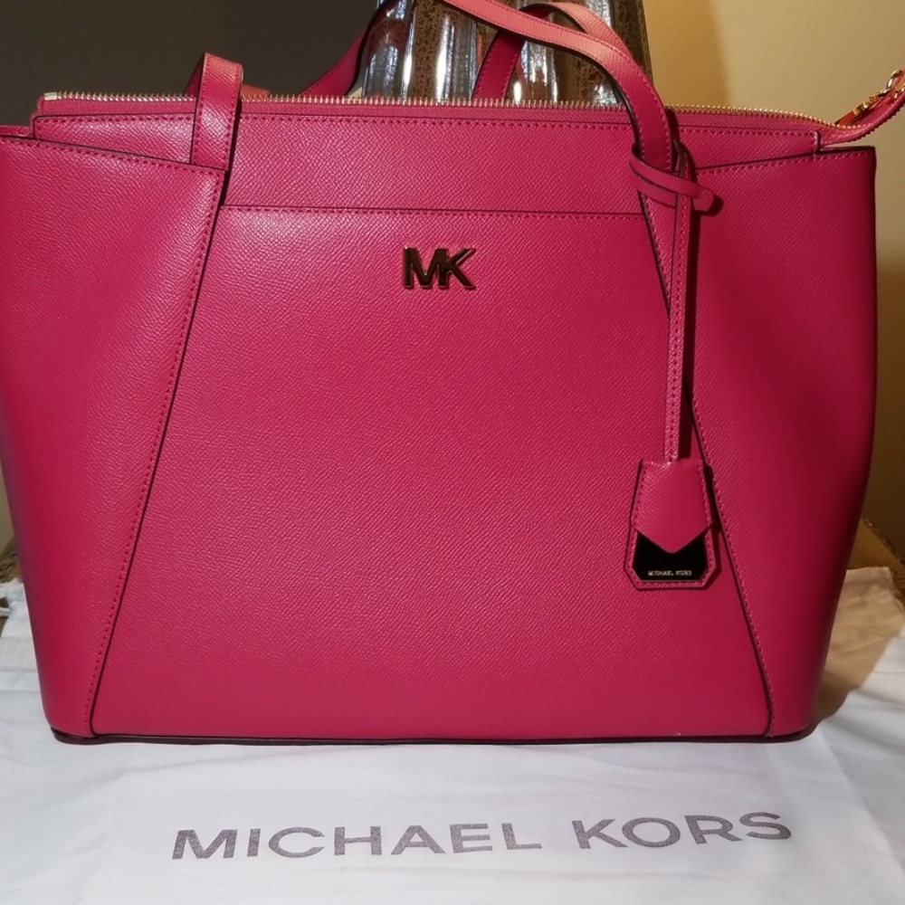 Michael Kors Handbag - Picture 1 of 7